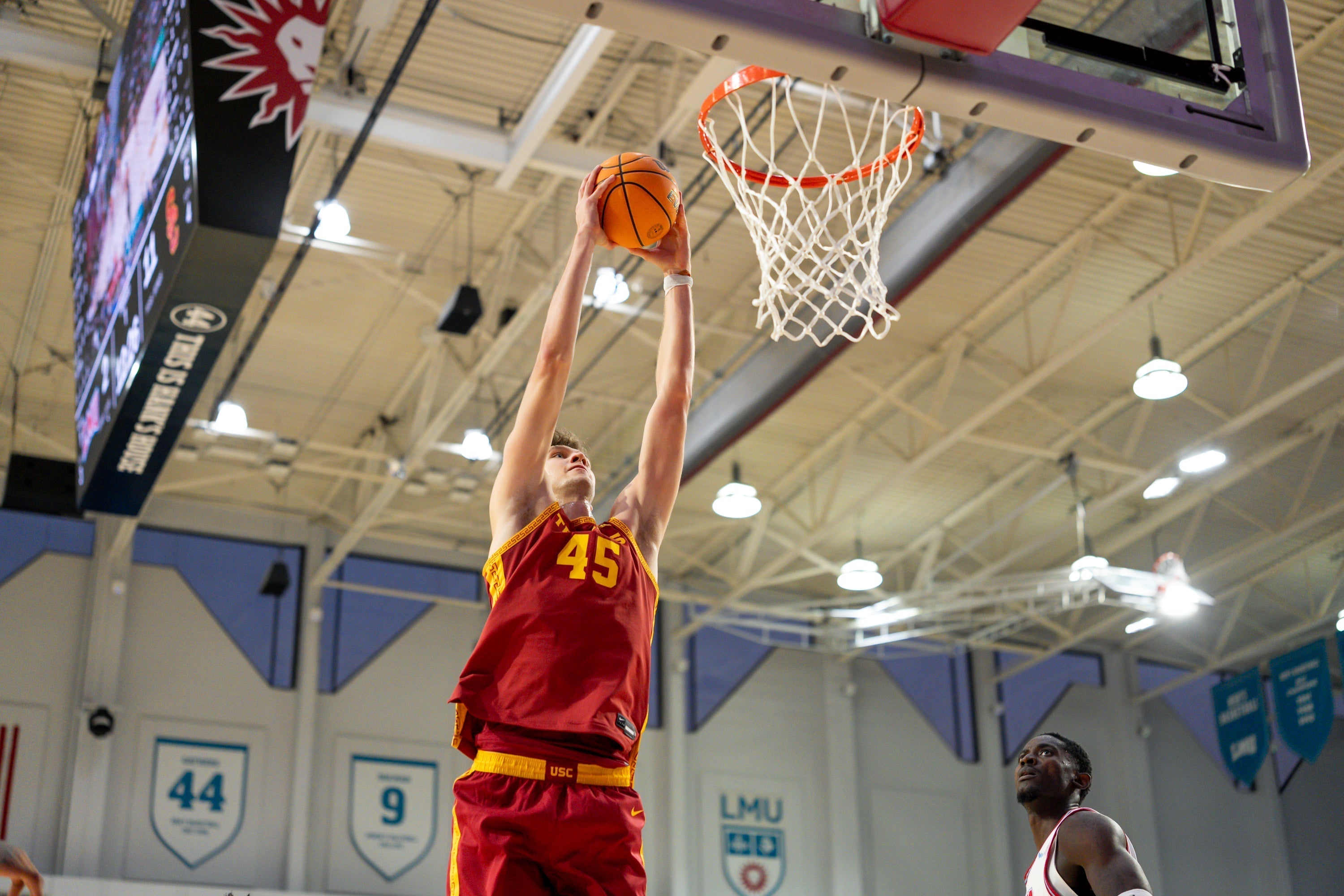 Athlete Q&A: Meet Gabe Dynes, the Trojans' Big Man